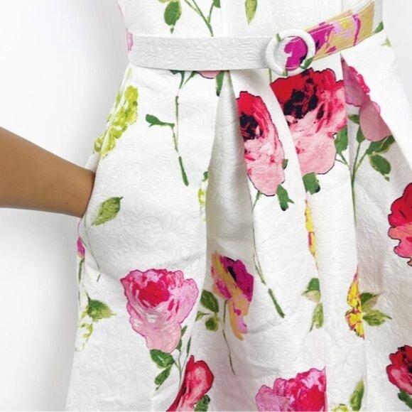 Gaby Skye white and pink floral damask like fabric pleated dress 4 - Picture 4 of 8